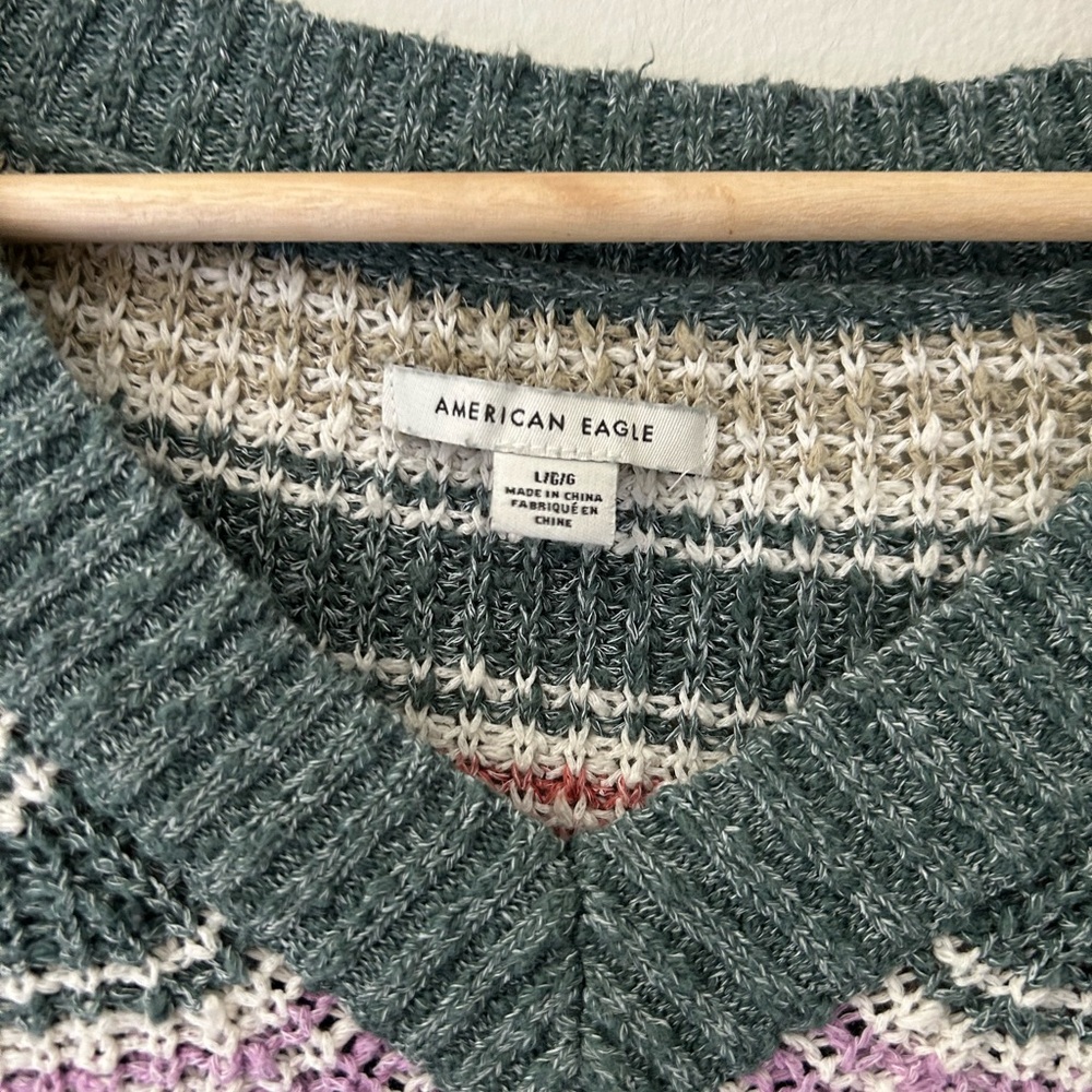 American Eagle Outfitters Striped Multicolor V-Neck Knit Sweater Size Large - Picture 2 of 4